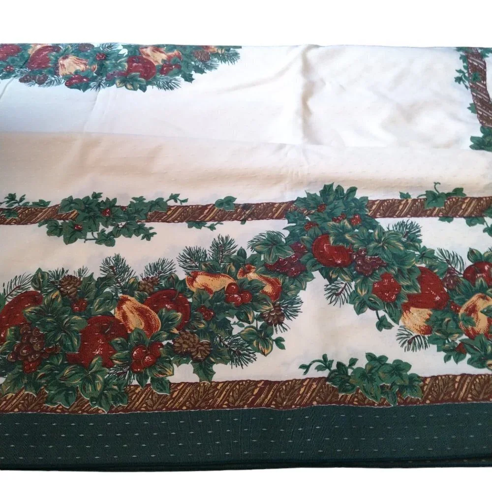Christmas Rectangular Fruit Pinecone VTG Tablecloth 60 x 84 Inch Holiday Festive